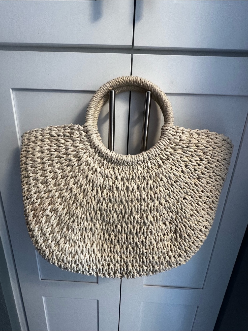 Handwoven Round-Handle Straw Tote in Natural Beige - Picture 3 of 3